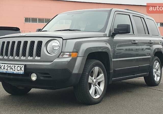 Серый Джип Патриот, объемом двигателя 2.36 л и пробегом 145 тыс. км за 8000 $, фото 1 на Automoto.ua