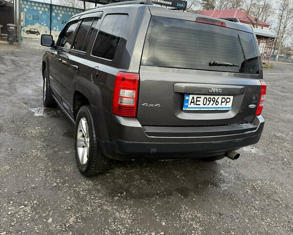 Сірий Джип Patriot, об'ємом двигуна 2.36 л та пробігом 240 тис. км за 10500 $, фото 1 на Automoto.ua