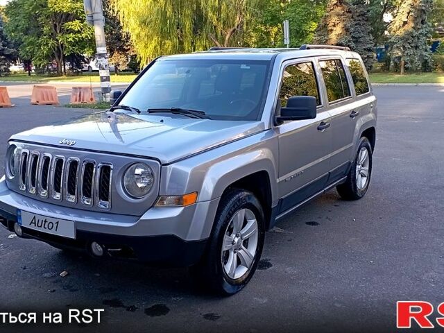 Сірий Джип Patriot, об'ємом двигуна 2.4 л та пробігом 135 тис. км за 9500 $, фото 1 на Automoto.ua