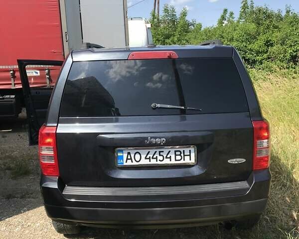 Сірий Джип Patriot, об'ємом двигуна 2 л та пробігом 110 тис. км за 10000 $, фото 1 на Automoto.ua