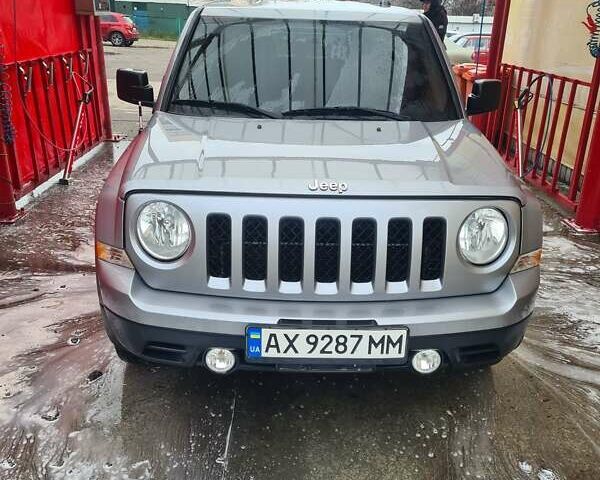 Сірий Джип Patriot, об'ємом двигуна 2.36 л та пробігом 200 тис. км за 10000 $, фото 1 на Automoto.ua