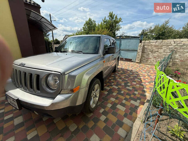 Серый Джип Патриот, объемом двигателя 2.36 л и пробегом 134 тыс. км за 10000 $, фото 1 на Automoto.ua