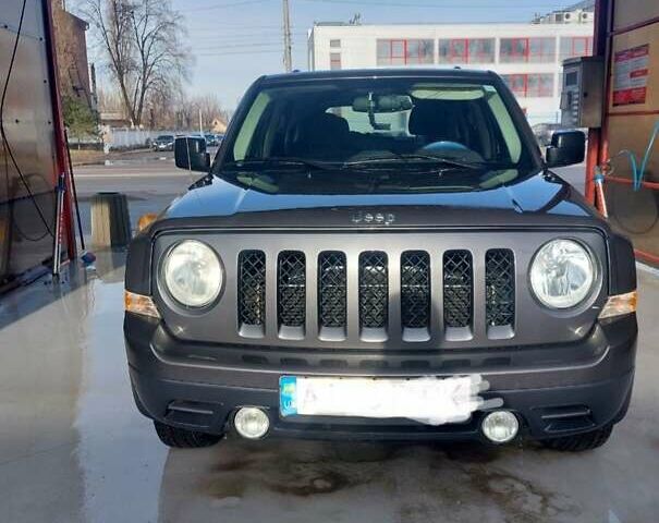 Серый Джип Патриот, объемом двигателя 2.4 л и пробегом 135 тыс. км за 9600 $, фото 1 на Automoto.ua