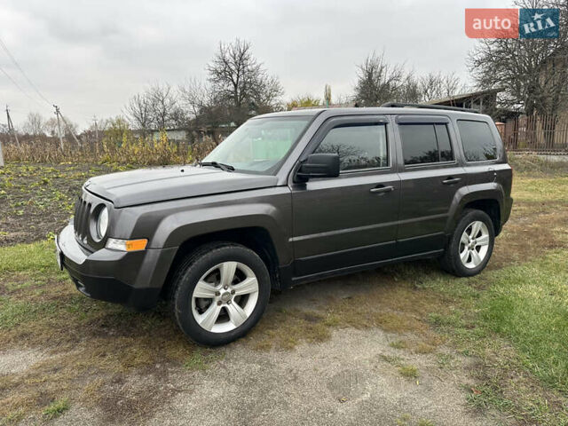 Серый Джип Патриот, объемом двигателя 2.36 л и пробегом 174 тыс. км за 8500 $, фото 1 на Automoto.ua