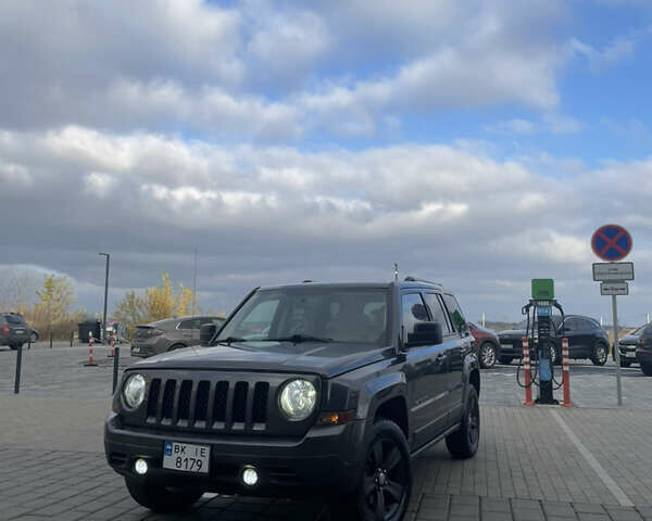 Сірий Джип Patriot, об'ємом двигуна 2.36 л та пробігом 197 тис. км за 11500 $, фото 1 на Automoto.ua