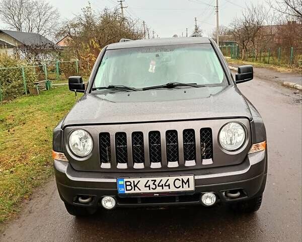 Сірий Джип Patriot, об'ємом двигуна 2.36 л та пробігом 156 тис. км за 11500 $, фото 1 на Automoto.ua