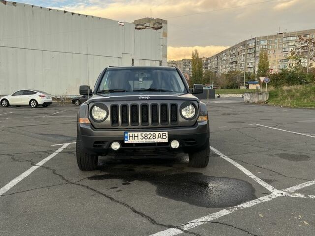 Серый Джип Патриот, объемом двигателя 2.4 л и пробегом 175 тыс. км за 10500 $, фото 1 на Automoto.ua