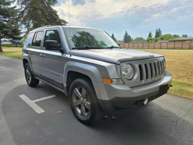 Серый Джип Патриот, объемом двигателя 2.4 л и пробегом 65 тыс. км за 4800 $, фото 1 на Automoto.ua
