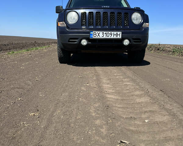 Синій Джип Patriot, об'ємом двигуна 2.36 л та пробігом 250 тис. км за 8000 $, фото 1 на Automoto.ua