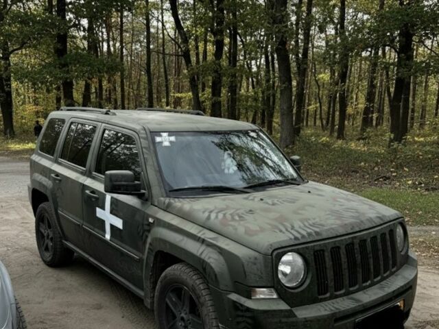 Зелений Джип Patriot, об'ємом двигуна 2 л та пробігом 266 тис. км за 2000 $, фото 1 на Automoto.ua