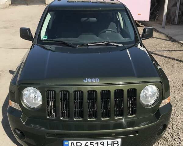 Зеленый Джип Патриот, объемом двигателя 2 л и пробегом 250 тыс. км за 9500 $, фото 1 на Automoto.ua