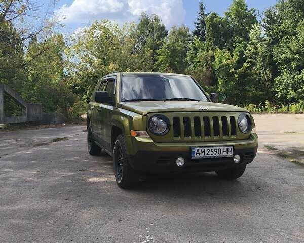 Зеленый Джип Патриот, объемом двигателя 2 л и пробегом 230 тыс. км за 9200 $, фото 1 на Automoto.ua