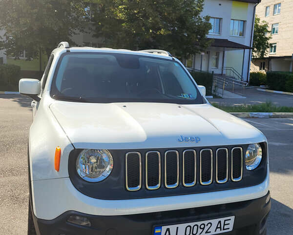 Белый Джип Ренегат, объемом двигателя 2.4 л и пробегом 152 тыс. км за 14500 $, фото 1 на Automoto.ua