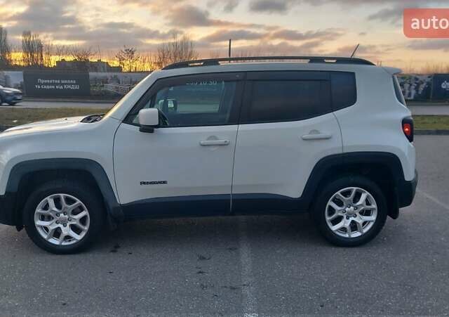 Белый Джип Ренегат, объемом двигателя 2.36 л и пробегом 147 тыс. км за 14000 $, фото 1 на Automoto.ua