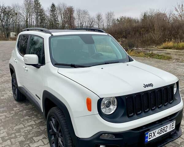 Білий Джип Ренегат, об'ємом двигуна 2.36 л та пробігом 123 тис. км за 15999 $, фото 1 на Automoto.ua