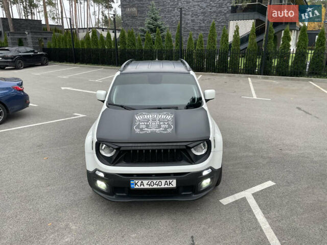 Белый Джип Ренегат, объемом двигателя 2.36 л и пробегом 92 тыс. км за 14200 $, фото 1 на Automoto.ua