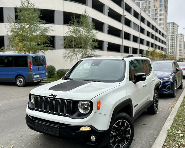 Джип Ренегат 2023 в Броварах на Automoto.ua Белый Джип Ренегат, объемом двигателя 0 л и пробегом 27 тыс. км за 18500 $, фото 1 на Automoto.ua