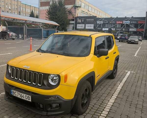 Желтый Джип Ренегат, объемом двигателя 2.36 л и пробегом 123 тыс. км за 14100 $, фото 1 на Automoto.ua