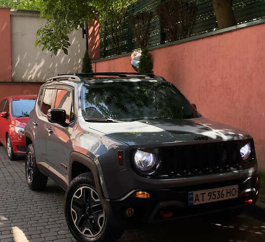 Серый Джип Ренегат, объемом двигателя 2.36 л и пробегом 201 тыс. км за 13800 $, фото 1 на Automoto.ua