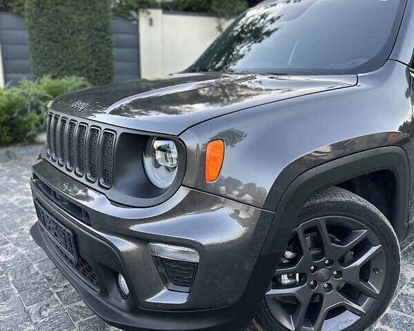 Серый Джип Ренегат, объемом двигателя 2.4 л и пробегом 70 тыс. км за 16700 $, фото 1 на Automoto.ua