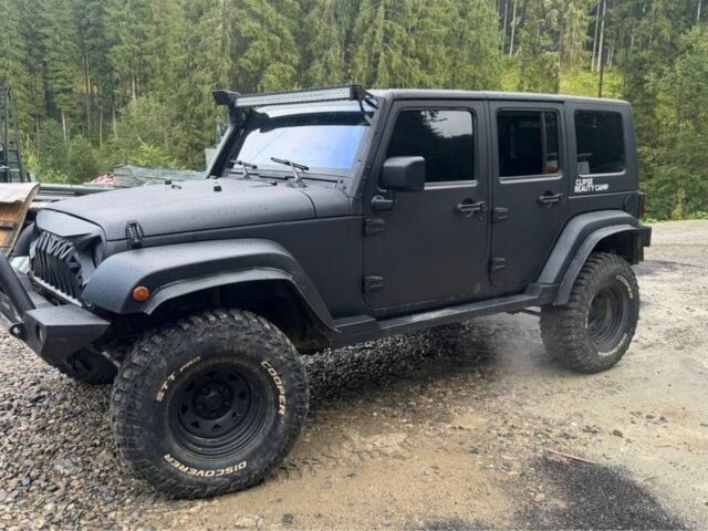 Чорний Джип Wrangler, об'ємом двигуна 3.8 л та пробігом 240 тис. км за 12500 $, фото 1 на Automoto.ua