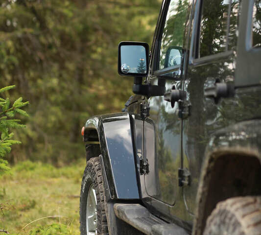 Черный Джип Вранглер, объемом двигателя 2.77 л и пробегом 165 тыс. км за 28500 $, фото 1 на Automoto.ua