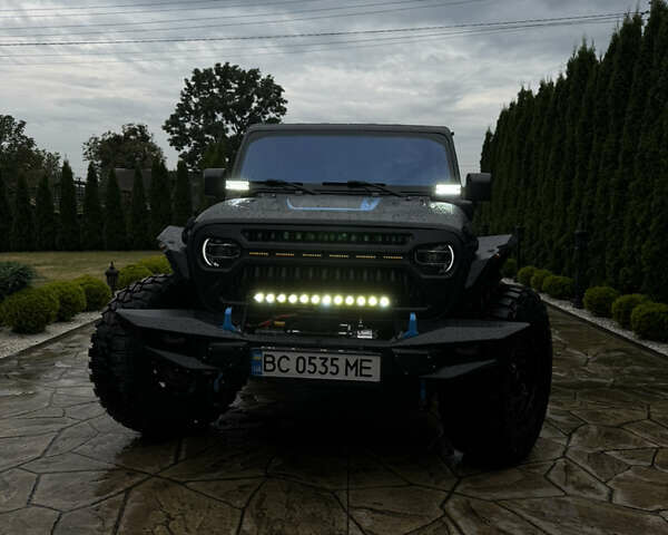 Чорний Джип Wrangler, об'ємом двигуна 2 л та пробігом 48 тис. км за 59999 $, фото 1 на Automoto.ua