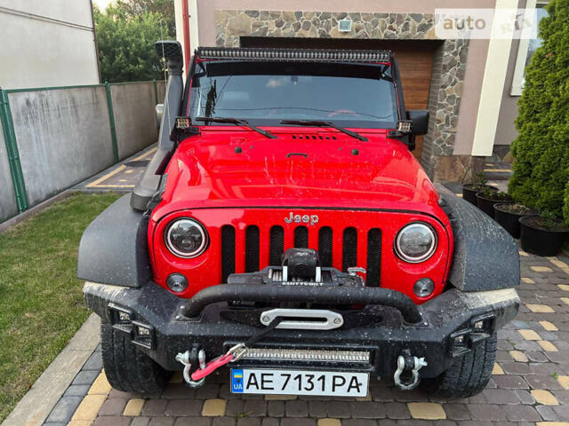 Червоний Джип Wrangler, об'ємом двигуна 3.61 л та пробігом 64 тис. км за 39500 $, фото 1 на Automoto.ua