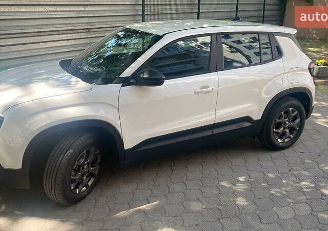 Білий Джип Avenger, об'ємом двигуна 0 л та пробігом 10 тис. км за 25885 $, фото 1 на Automoto.ua