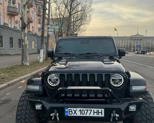 Черный Джип Gladiator, объемом двигателя 3.6 л и пробегом 34 тыс. км за 48000 $, фото 1 на Automoto.ua