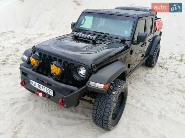 Чорний Джип Gladiator, об'ємом двигуна 3.6 л та пробігом 50 тис. км за 64444 $, фото 1 на Automoto.ua