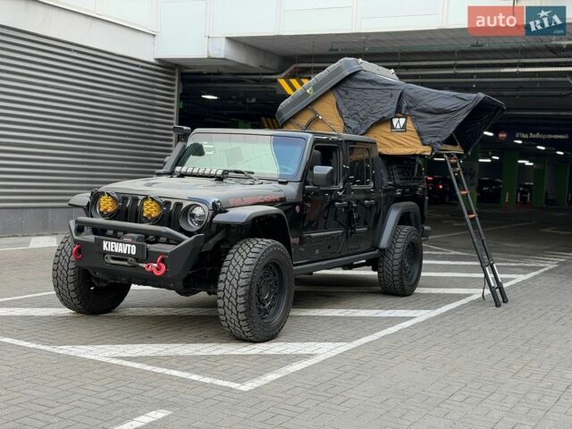 Черный Джип Gladiator, объемом двигателя 3.6 л и пробегом 51 тыс. км за 58000 $, фото 1 на Automoto.ua