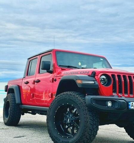 Червоний Джип Gladiator, об'ємом двигуна 3.6 л та пробігом 67 тис. км за 60000 $, фото 1 на Automoto.ua