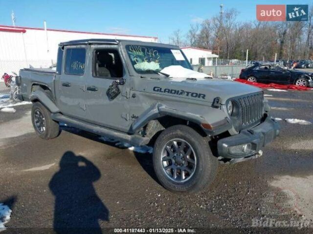 Серый Джип Gladiator, объемом двигателя 3.6 л и пробегом 94 тыс. км за 12500 $, фото 1 на Automoto.ua