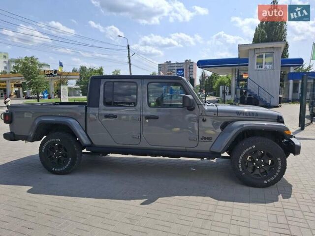 Сірий Джип Gladiator, об'ємом двигуна 3.6 л та пробігом 70 тис. км за 36500 $, фото 1 на Automoto.ua