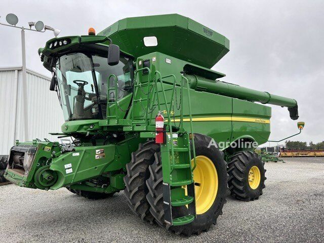 Зеленый Джон Дир С680, объемом двигателя 0 л и пробегом 0 тыс. км за 168636 $, фото 1 на Automoto.ua