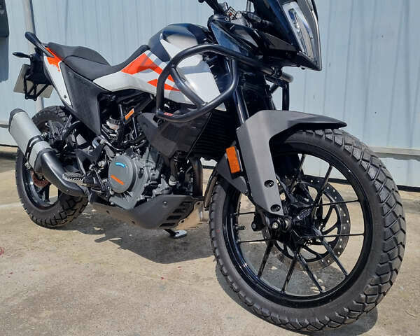 КТМ 390 Adventure, объемом двигателя 0.39 л и пробегом 2 тыс. км за 6430 $, фото 1 на Automoto.ua