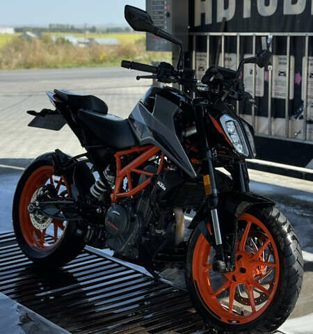 Серый КТМ 390 Duke, объемом двигателя 0.39 л и пробегом 17 тыс. км за 4500 $, фото 1 на Automoto.ua
