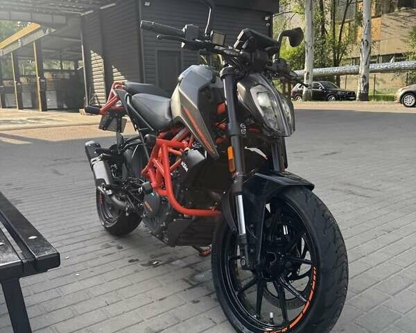 Серый КТМ 390 Duke, объемом двигателя 0.4 л и пробегом 3 тыс. км за 5900 $, фото 1 на Automoto.ua