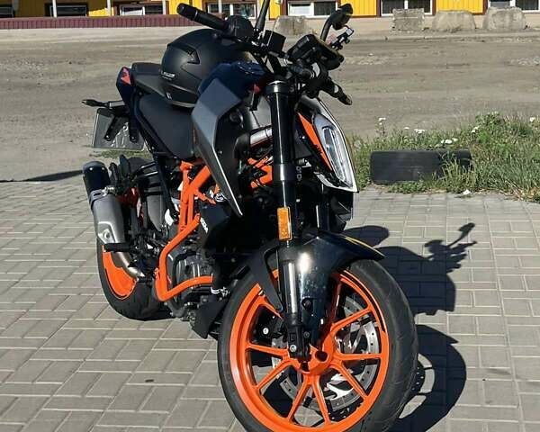 Серый КТМ 390 Duke, объемом двигателя 0.39 л и пробегом 12 тыс. км за 4900 $, фото 1 на Automoto.ua