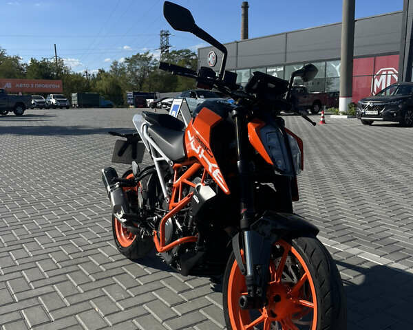 Оранжевый КТМ 390 Duke, объемом двигателя 0.37 л и пробегом 21 тыс. км за 4150 $, фото 1 на Automoto.ua