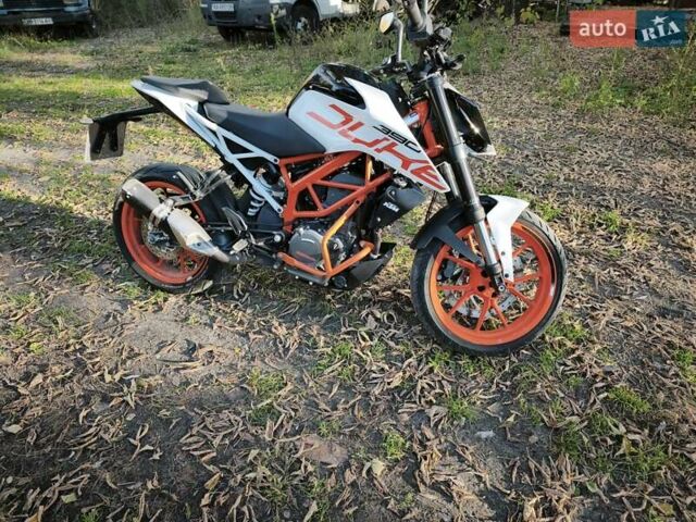 Оранжевый КТМ 390 Duke, объемом двигателя 0.37 л и пробегом 19 тыс. км за 3700 $, фото 1 на Automoto.ua