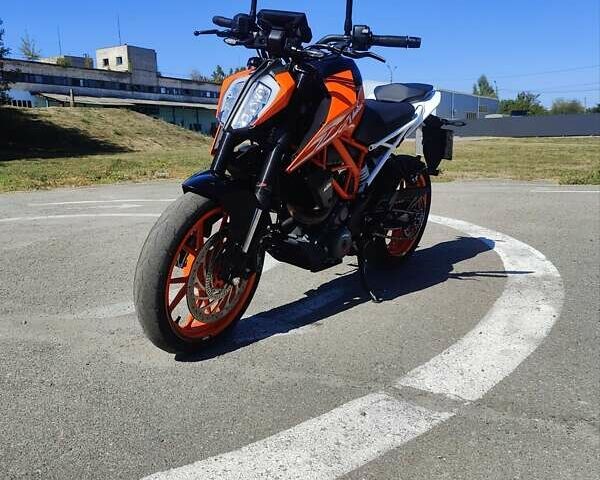 Оранжевый КТМ 390 Duke, объемом двигателя 0.39 л и пробегом 28 тыс. км за 4500 $, фото 1 на Automoto.ua