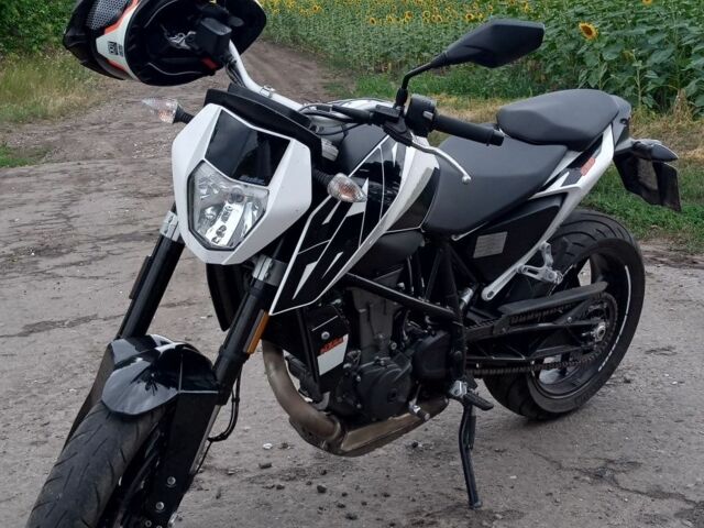 КТМ 690 Duke, объемом двигателя 0.69 л и пробегом 0 тыс. км за 3100 $, фото 1 на Automoto.ua