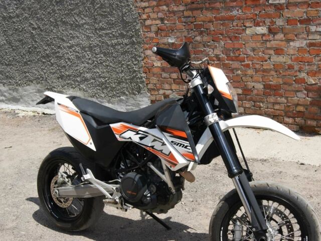 КТМ 690 SMC R, объемом двигателя 0.69 л и пробегом 0 тыс. км за 3800 $, фото 1 на Automoto.ua
