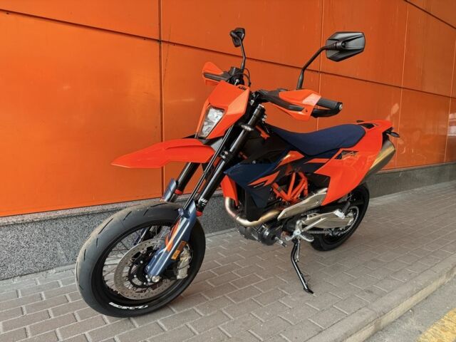 КТМ 690 SMC R, объемом двигателя 0.69 л и пробегом 0 тыс. км за 14582 $, фото 1 на Automoto.ua