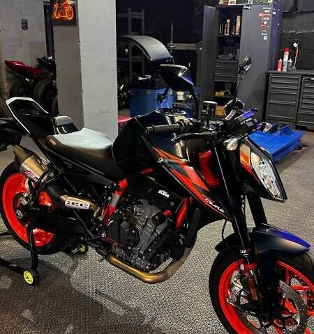 Черный КТМ 890 Duke, объемом двигателя 0.89 л и пробегом 9 тыс. км за 11400 $, фото 1 на Automoto.ua