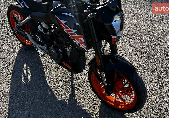 Черный КТМ Дюке, объемом двигателя 0.2 л и пробегом 8 тыс. км за 2600 $, фото 1 на Automoto.ua