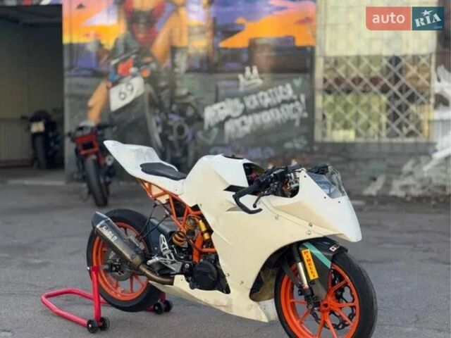 Белый КТМ RC 390, объемом двигателя 0 л и пробегом 12 тыс. км за 5000 $, фото 1 на Automoto.ua