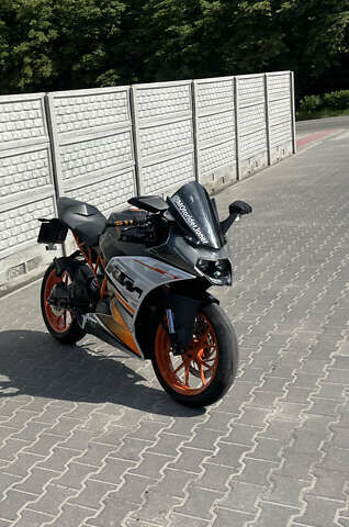 Черный КТМ RC 390, объемом двигателя 0.37 л и пробегом 33 тыс. км за 3700 $, фото 1 на Automoto.ua